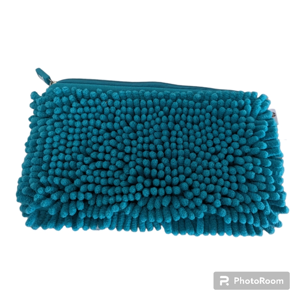 Aqua Yoobi fuzzy zip pocket bag
